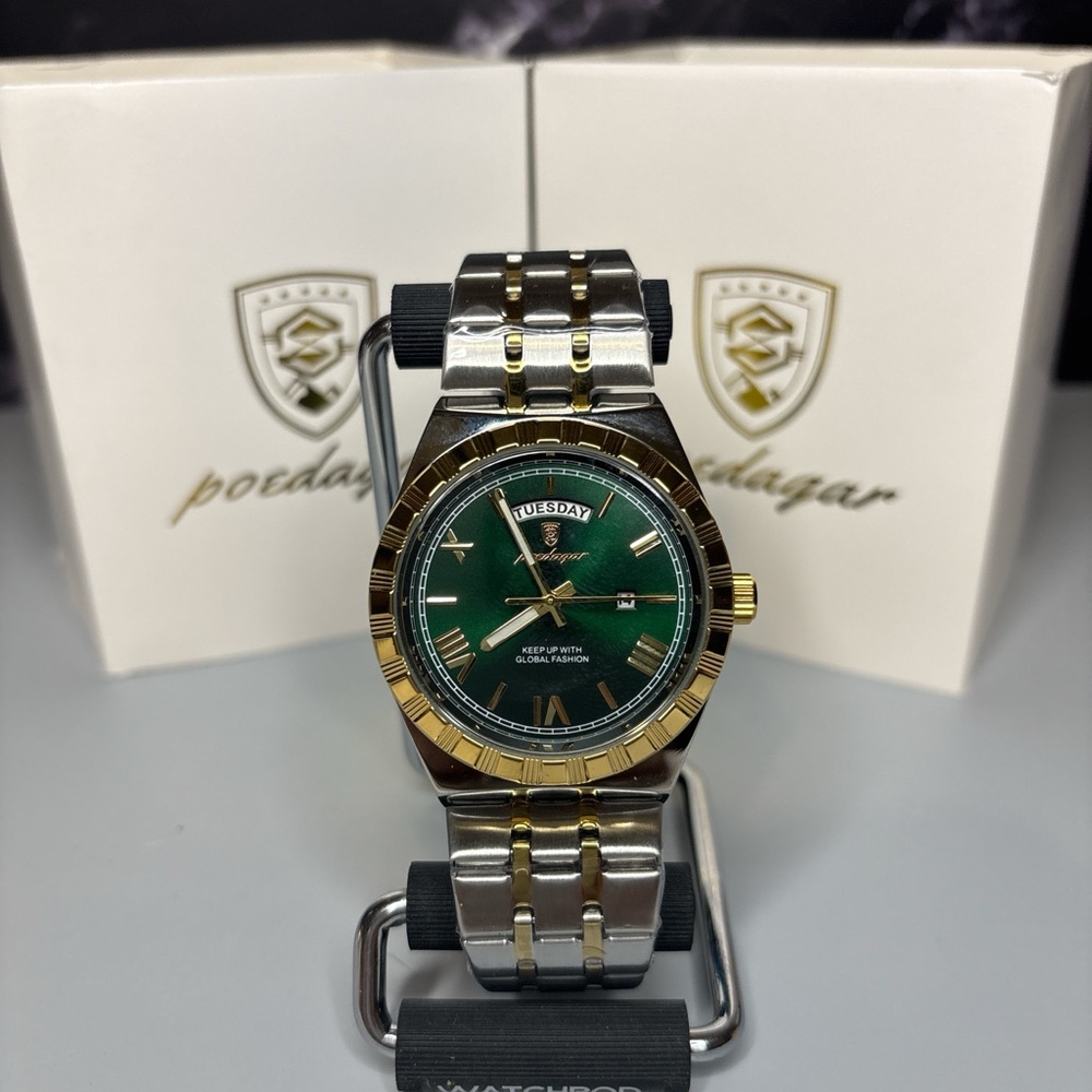 Poedagar Men's Green and Gold Watch